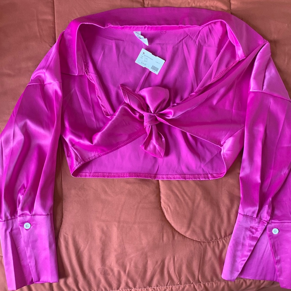 New cowgirl style crop top with a customizable bow at the front